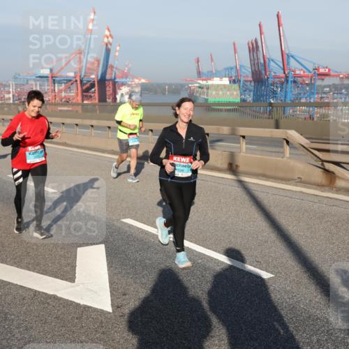 03.10.2025 - Köhlbrandbrückenlauf Yannick Fuchs http://msf.ph/oto/9179607 03.10.2025 08:52:38 Position 2 1698 meine-sportfotos.de