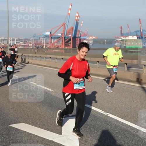 03.10.2025 - Köhlbrandbrückenlauf Yannick Fuchs http://msf.ph/oto/9179615 03.10.2025 08:52:39 Position 2 3029 meine-sportfotos.de