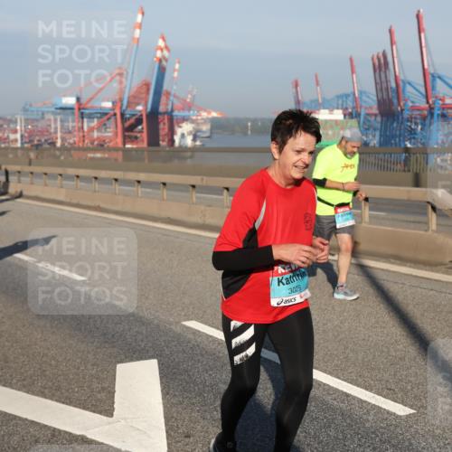03.10.2025 - Köhlbrandbrückenlauf Yannick Fuchs http://msf.ph/oto/9179622 03.10.2025 08:52:39 Position 2 3029, 2740 meine-sportfotos.de