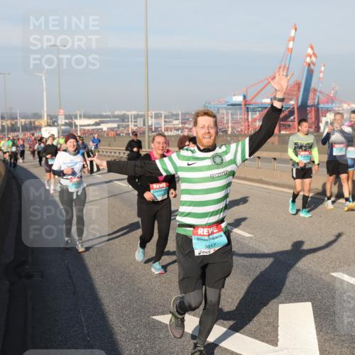 03.10.2025 - Köhlbrandbrückenlauf Yannick Fuchs http://msf.ph/oto/9179681 03.10.2025 08:52:47 Position 2 41, 1414, 3617 meine-sportfotos.de