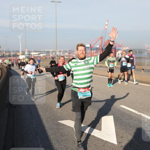 03.10.2025 - Köhlbrandbrückenlauf Yannick Fuchs http://msf.ph/oto/9179683 03.10.2025 08:52:47 Position 2 1414, 3617 meine-sportfotos.de