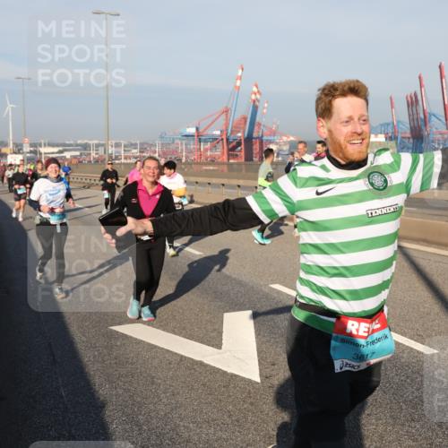 03.10.2025 - Köhlbrandbrückenlauf Yannick Fuchs http://msf.ph/oto/9179691 03.10.2025 08:52:48 Position 2 3617 meine-sportfotos.de