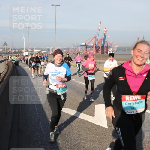 03.10.2025 - Köhlbrandbrückenlauf Yannick Fuchs http://msf.ph/oto/9179708 03.10.2025 08:52:49 Position 2 41, 2194, 1414 meine-sportfotos.de