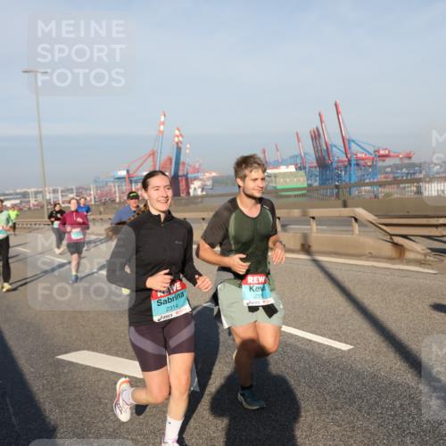 03.10.2025 - Köhlbrandbrückenlauf Yannick Fuchs http://msf.ph/oto/9179749 03.10.2025 08:52:54 Position 2 2314, 231 meine-sportfotos.de