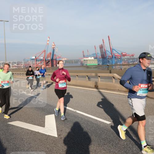 03.10.2025 - Köhlbrandbrückenlauf Yannick Fuchs http://msf.ph/oto/9179768 03.10.2025 08:52:57 Position 2 2128, 2053 meine-sportfotos.de