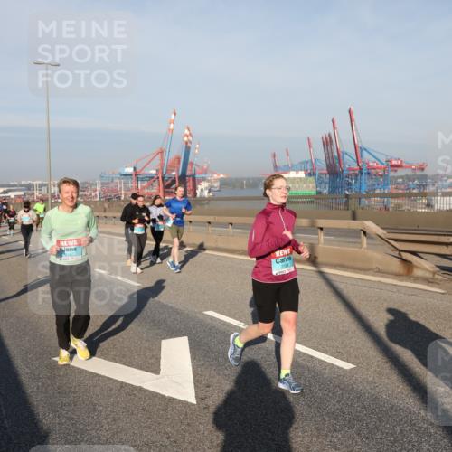 03.10.2025 - Köhlbrandbrückenlauf Yannick Fuchs http://msf.ph/oto/9179771 03.10.2025 08:52:57 Position 2 2128 meine-sportfotos.de