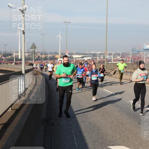 03.10.2025 - Köhlbrandbrückenlauf Yannick Fuchs http://msf.ph/oto/9179798 03.10.2025 08:53:01 Position 2 10, 3038 meine-sportfotos.de
