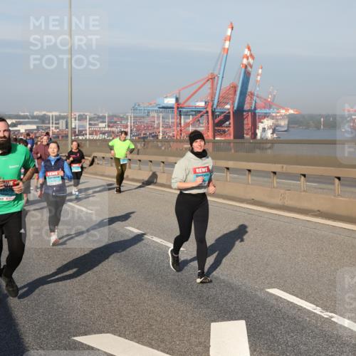 03.10.2025 - Köhlbrandbrückenlauf Yannick Fuchs http://msf.ph/oto/9179803 03.10.2025 08:53:02 Position 2  meine-sportfotos.de