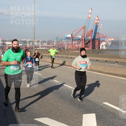 03.10.2025 - Köhlbrandbrückenlauf Yannick Fuchs http://msf.ph/oto/9179804 03.10.2025 08:53:02 Position 2 3038, 1890 meine-sportfotos.de