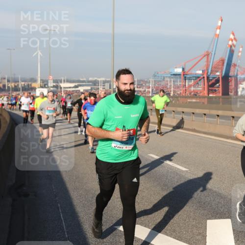 03.10.2025 - Köhlbrandbrückenlauf Yannick Fuchs http://msf.ph/oto/9179811 03.10.2025 08:53:02 Position 2 3038, 1890 meine-sportfotos.de