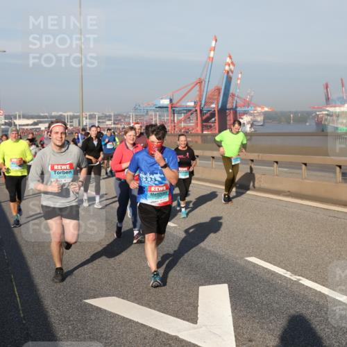 03.10.2025 - Köhlbrandbrückenlauf Yannick Fuchs http://msf.ph/oto/9179833 03.10.2025 08:53:05 Position 2 2556 meine-sportfotos.de