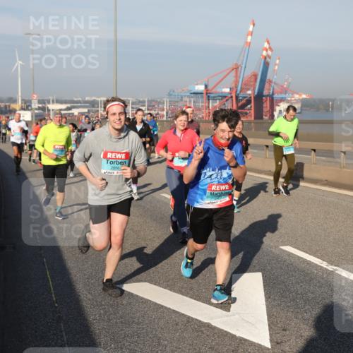 03.10.2025 - Köhlbrandbrückenlauf Yannick Fuchs http://msf.ph/oto/9179835 03.10.2025 08:53:06 Position 2 2556 meine-sportfotos.de