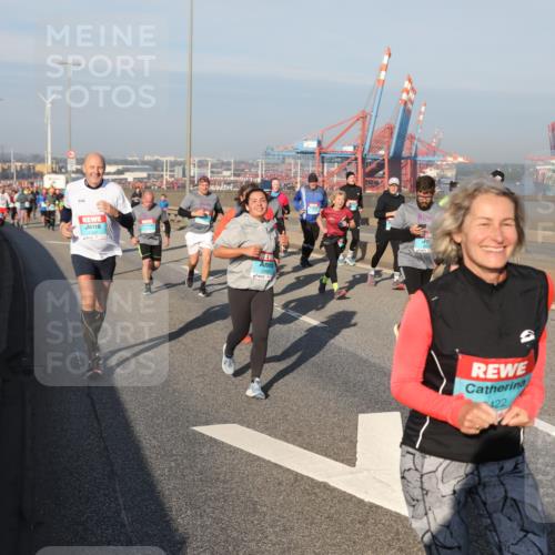 03.10.2025 - Köhlbrandbrückenlauf Yannick Fuchs http://msf.ph/oto/9179867 03.10.2025 08:53:11 Position 2 422 meine-sportfotos.de