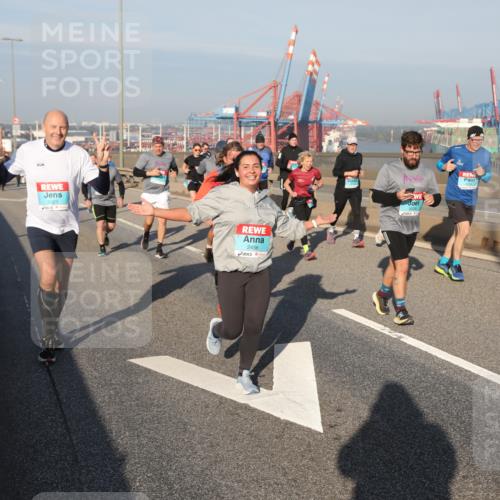 03.10.2025 - Köhlbrandbrückenlauf Yannick Fuchs http://msf.ph/oto/9179877 03.10.2025 08:53:11 Position 2 3423, 2456 meine-sportfotos.de