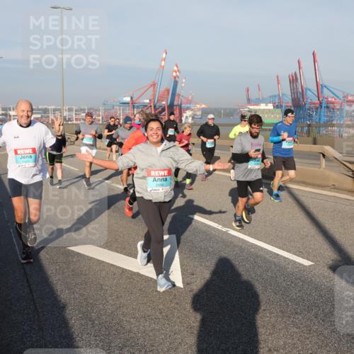 03.10.2025 - Köhlbrandbrückenlauf Yannick Fuchs http://msf.ph/oto/9179879 03.10.2025 08:53:12 Position 2 2456 meine-sportfotos.de