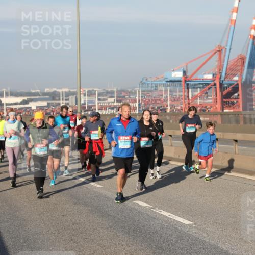 03.10.2025 - Köhlbrandbrückenlauf Yannick Fuchs http://msf.ph/oto/9179935 03.10.2025 08:53:21 Position 2 2158 meine-sportfotos.de