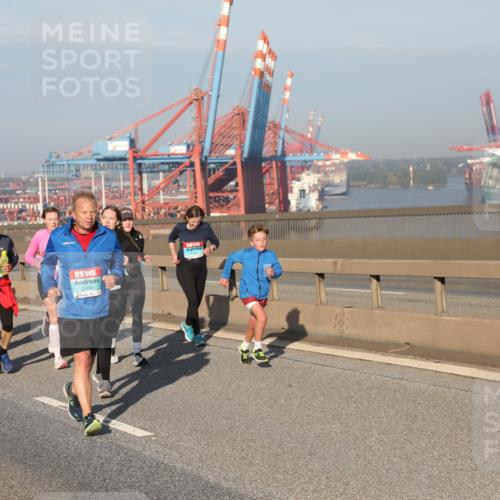 03.10.2025 - Köhlbrandbrückenlauf Yannick Fuchs http://msf.ph/oto/9179946 03.10.2025 08:53:22 Position 2 2158 meine-sportfotos.de
