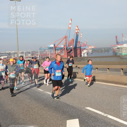 03.10.2025 - Köhlbrandbrückenlauf Yannick Fuchs http://msf.ph/oto/9179952 03.10.2025 08:53:22 Position 2 2158 meine-sportfotos.de