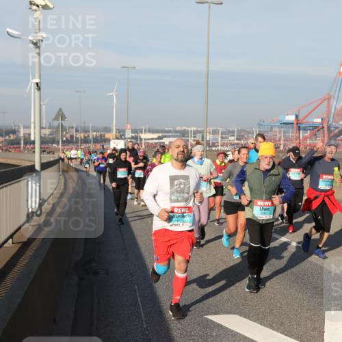 03.10.2025 - Köhlbrandbrückenlauf Yannick Fuchs http://msf.ph/oto/9179972 03.10.2025 08:53:24 Position 2 1849, 2187 meine-sportfotos.de