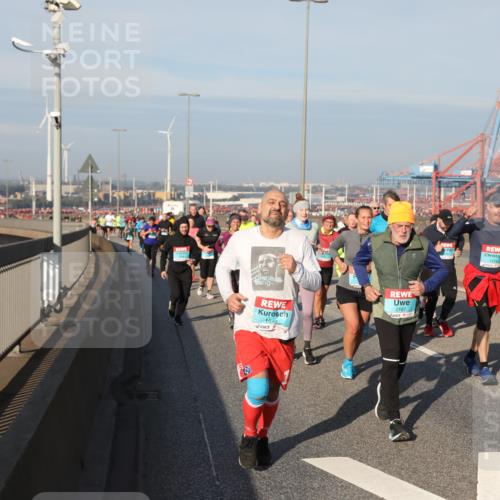03.10.2025 - Köhlbrandbrückenlauf Yannick Fuchs http://msf.ph/oto/9179974 03.10.2025 08:53:25 Position 2 1840, 2187 meine-sportfotos.de