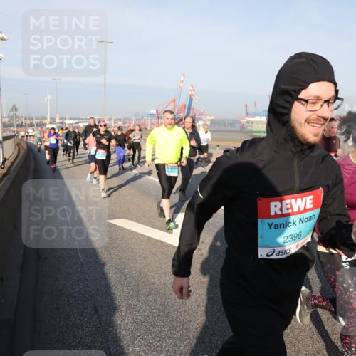 03.10.2025 - Köhlbrandbrückenlauf Yannick Fuchs http://msf.ph/oto/9180020 03.10.2025 08:53:29 Position 2 2396, 2174 meine-sportfotos.de