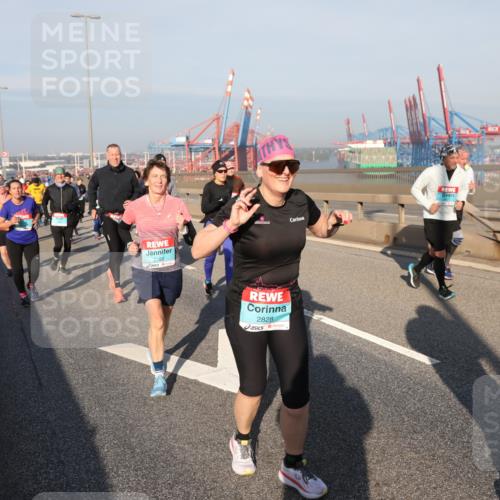 03.10.2025 - Köhlbrandbrückenlauf Yannick Fuchs http://msf.ph/oto/9180039 03.10.2025 08:53:32 Position 2 2152, 2828 meine-sportfotos.de