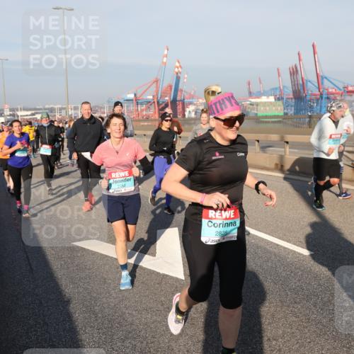 03.10.2025 - Köhlbrandbrückenlauf Yannick Fuchs http://msf.ph/oto/9180041 03.10.2025 08:53:32 Position 2 2152, 2828 meine-sportfotos.de