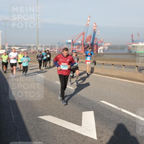 03.10.2025 - Köhlbrandbrückenlauf Yannick Fuchs http://msf.ph/oto/9180141 03.10.2025 08:53:45 Position 2 2408 meine-sportfotos.de