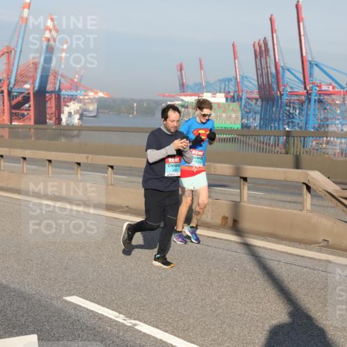 03.10.2025 - Köhlbrandbrückenlauf Yannick Fuchs http://msf.ph/oto/9180154 03.10.2025 08:53:48 Position 2 1709, 3669 meine-sportfotos.de