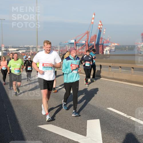 03.10.2025 - Köhlbrandbrückenlauf Yannick Fuchs http://msf.ph/oto/9180175 03.10.2025 08:53:50 Position 2 3520 meine-sportfotos.de