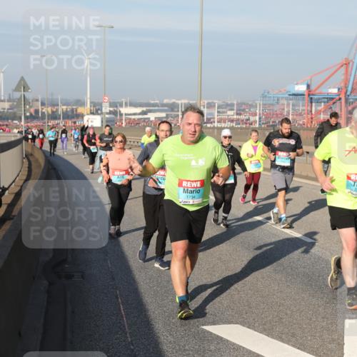 03.10.2025 - Köhlbrandbrückenlauf Yannick Fuchs http://msf.ph/oto/9180193 03.10.2025 08:53:52 Position 2 1734, 2739 meine-sportfotos.de