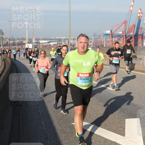 03.10.2025 - Köhlbrandbrückenlauf Yannick Fuchs http://msf.ph/oto/9180199 03.10.2025 08:53:52 Position 2 1734, 2739 meine-sportfotos.de