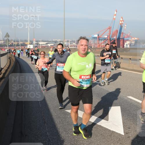 03.10.2025 - Köhlbrandbrückenlauf Yannick Fuchs http://msf.ph/oto/9180204 03.10.2025 08:53:53 Position 2 3132, 1734 meine-sportfotos.de