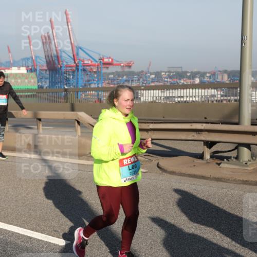 03.10.2025 - Köhlbrandbrückenlauf Yannick Fuchs http://msf.ph/oto/9180227 03.10.2025 08:53:57 Position 2 2235 meine-sportfotos.de