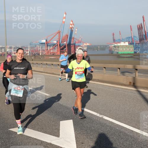 03.10.2025 - Köhlbrandbrückenlauf Yannick Fuchs http://msf.ph/oto/9180240 03.10.2025 08:53:59 Position 2 3602, 2742 meine-sportfotos.de