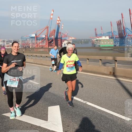 03.10.2025 - Köhlbrandbrückenlauf Yannick Fuchs http://msf.ph/oto/9180242 03.10.2025 08:53:59 Position 2 2742, 3602 meine-sportfotos.de