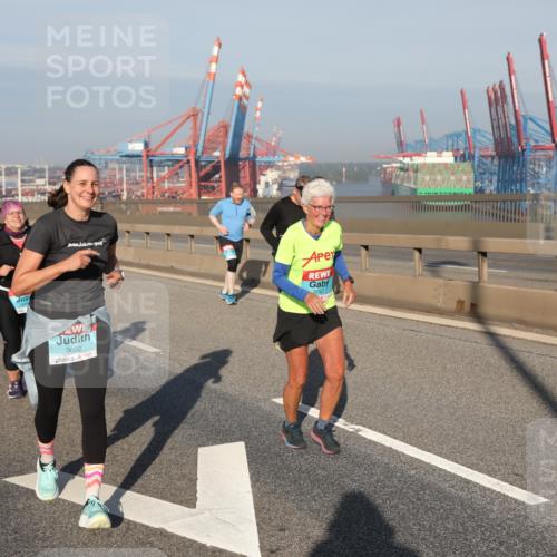 03.10.2025 - Köhlbrandbrückenlauf Yannick Fuchs http://msf.ph/oto/9180244 03.10.2025 08:54:00 Position 2 3602, 2742 meine-sportfotos.de