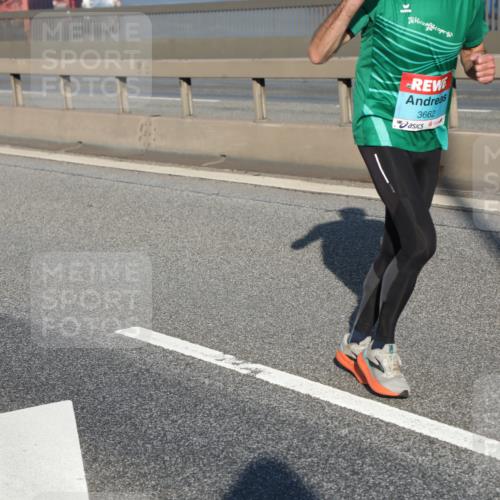 03.10.2025 - Köhlbrandbrückenlauf Yannick Fuchs http://msf.ph/oto/9180286 03.10.2025 08:54:10 Position 2 3662 meine-sportfotos.de