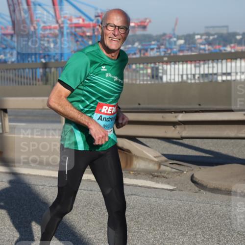 03.10.2025 - Köhlbrandbrückenlauf Yannick Fuchs http://msf.ph/oto/9180287 03.10.2025 08:54:10 Position 2 3662 meine-sportfotos.de