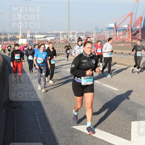 03.10.2025 - Köhlbrandbrückenlauf Yannick Fuchs http://msf.ph/oto/9180314 03.10.2025 08:54:16 Position 2 1937 meine-sportfotos.de