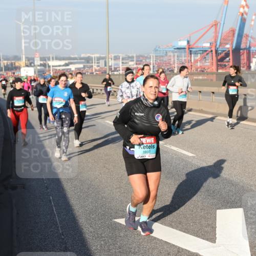 03.10.2025 - Köhlbrandbrückenlauf Yannick Fuchs http://msf.ph/oto/9180316 03.10.2025 08:54:16 Position 2 1937 meine-sportfotos.de