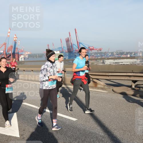 03.10.2025 - Köhlbrandbrückenlauf Yannick Fuchs http://msf.ph/oto/9180336 03.10.2025 08:54:19 Position 2 2303, 1697, 118 meine-sportfotos.de