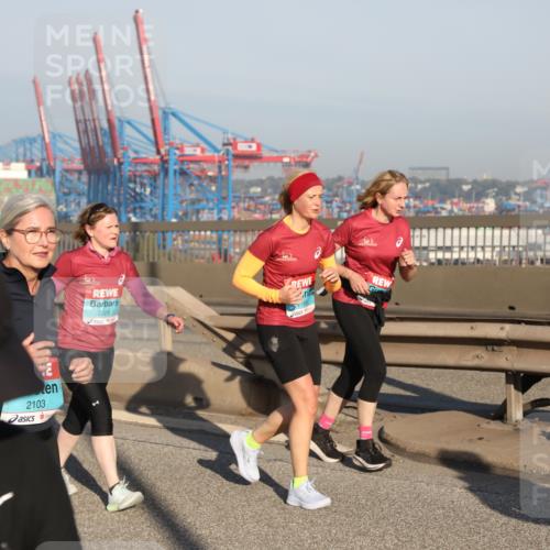 03.10.2025 - Köhlbrandbrückenlauf Yannick Fuchs http://msf.ph/oto/9180353 03.10.2025 08:54:23 Position 2 2103, 2028, 2169, 118 meine-sportfotos.de