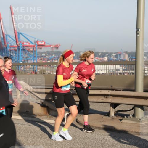 03.10.2025 - Köhlbrandbrückenlauf Yannick Fuchs http://msf.ph/oto/9180355 03.10.2025 08:54:23 Position 2 118 meine-sportfotos.de