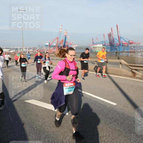 03.10.2025 - Köhlbrandbrückenlauf Yannick Fuchs http://msf.ph/oto/9180379 03.10.2025 08:54:28 Position 2 1509 meine-sportfotos.de