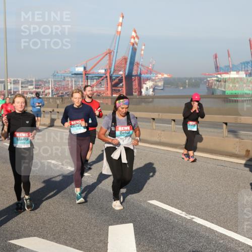 03.10.2025 - Köhlbrandbrückenlauf Yannick Fuchs http://msf.ph/oto/9180384 03.10.2025 08:54:30 Position 2 3306, 3408 meine-sportfotos.de