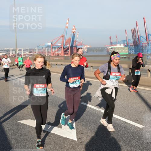 03.10.2025 - Köhlbrandbrückenlauf Yannick Fuchs http://msf.ph/oto/9180397 03.10.2025 08:54:31 Position 2 3306, 3408 meine-sportfotos.de