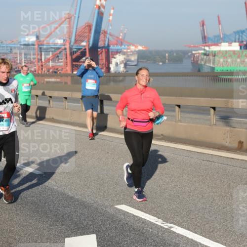 03.10.2025 - Köhlbrandbrückenlauf Yannick Fuchs http://msf.ph/oto/9180413 03.10.2025 08:54:34 Position 2 1996 meine-sportfotos.de