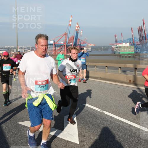 03.10.2025 - Köhlbrandbrückenlauf Yannick Fuchs http://msf.ph/oto/9180419 03.10.2025 08:54:35 Position 2 2417 meine-sportfotos.de