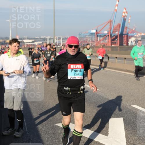 03.10.2025 - Köhlbrandbrückenlauf Yannick Fuchs http://msf.ph/oto/9180428 03.10.2025 08:54:37 Position 2 10, 2094 meine-sportfotos.de